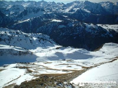 Esquí Baqueira; la casa del bosque; ruta de senderismo